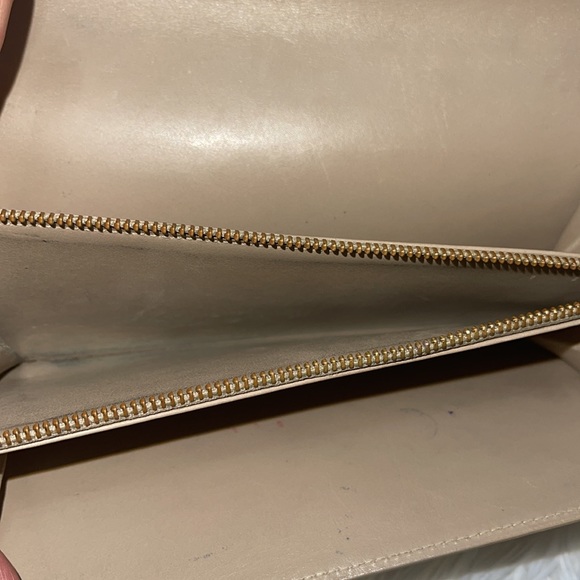 Authentic Louis Vuitton Vernis Sarah Wallet - Picture 10 of 16